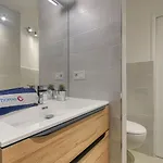 Le Mediterranee-3 By Interhome アパート Fréjus