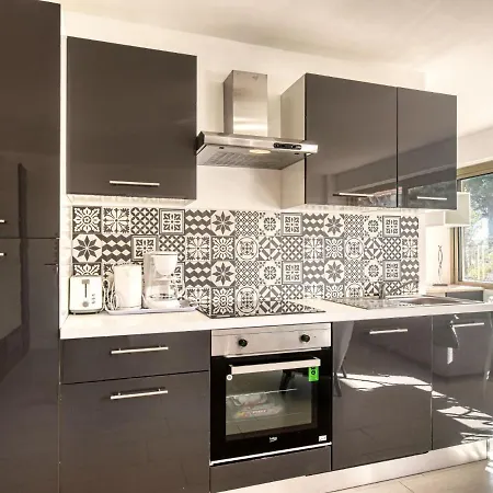 Апартаменты Le Mediterranee-3 By Interhome