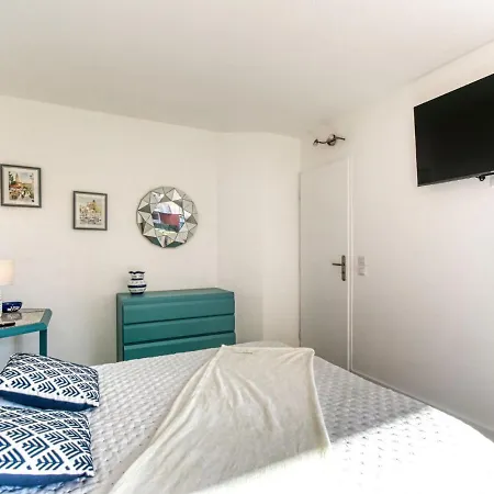 Le Mediterranee-3 By Interhome Апартаменты *